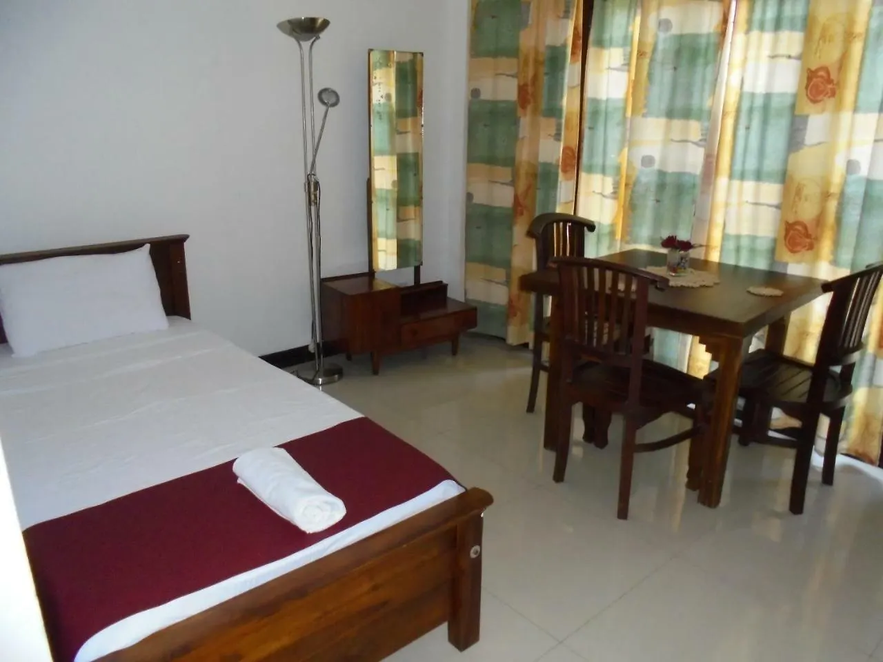 Jmf Hotel Negombo