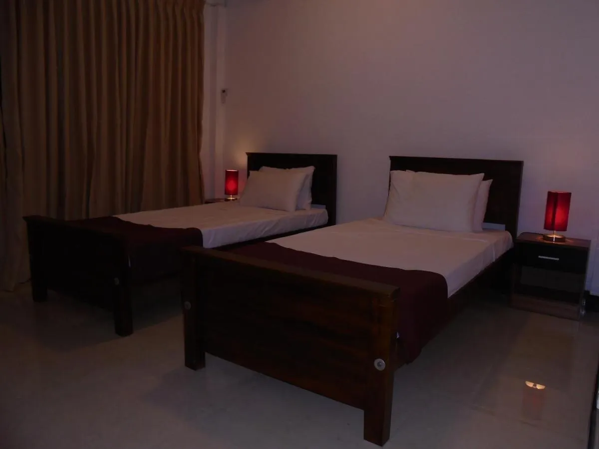 Jmf Hotel Negombo