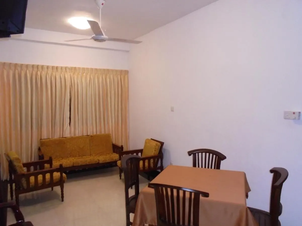 Jmf Hotel Negombo 2*,
